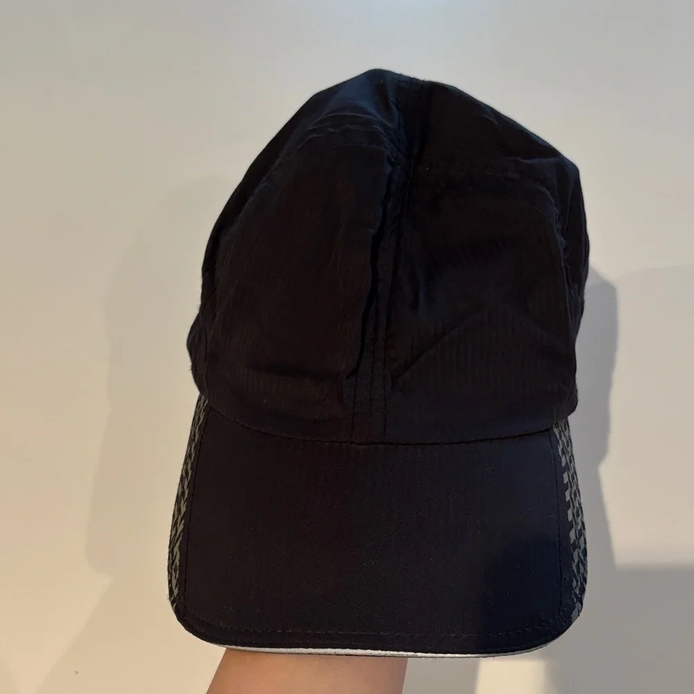 Lululemon Black Running Baseball Hat with Pocket - Picture 1 of 5